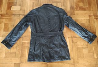 Abrigo impermeable de niña. Sfera. Talla 16.