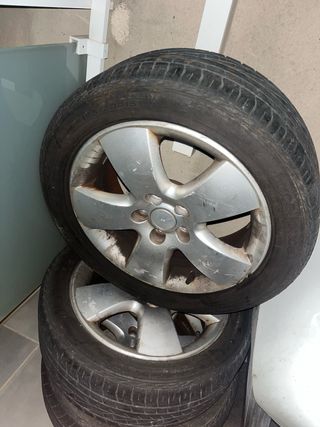 Llantas Seat Ibiza 6L neumáticos buen estado 
