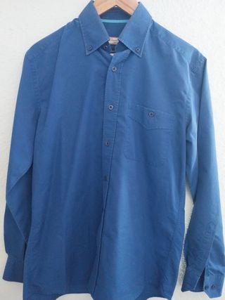 Camisa azul de manga larga