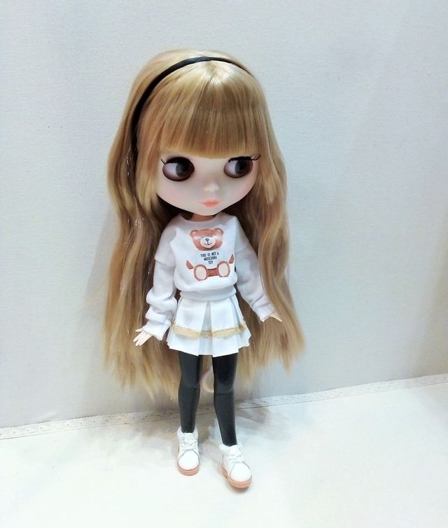 MUÑECA TIPO BLYTHE CON CUERPO ARTICULADO&CARA MATE