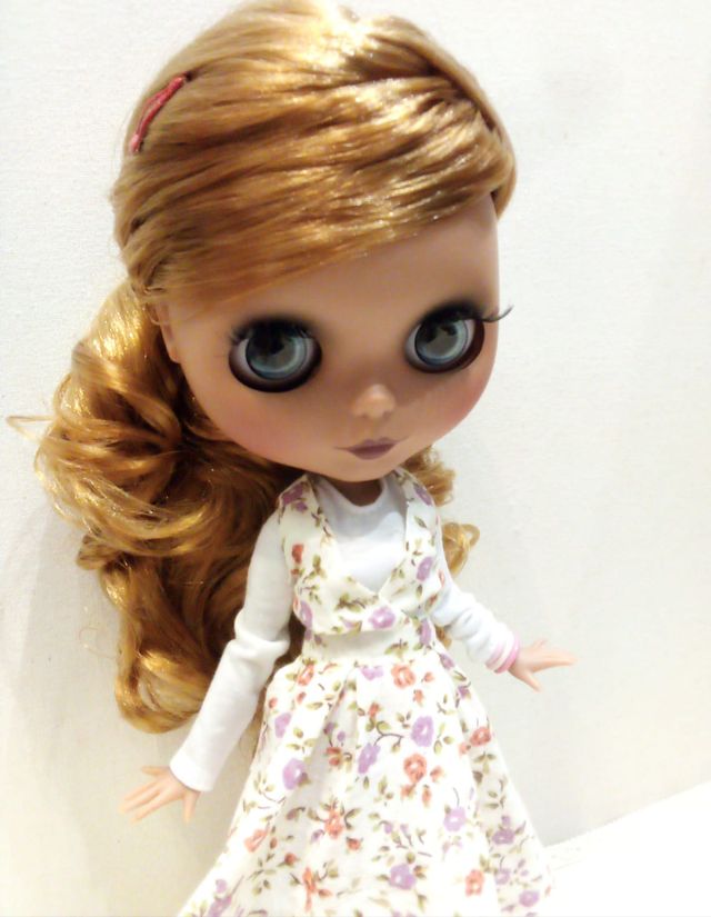 MUÑECA TIPO BLYTHE CON CUERPO ARTICULADO&CARA MATE