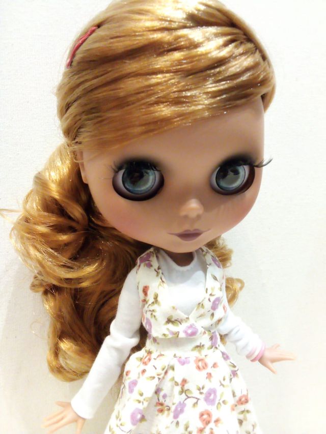 MUÑECA TIPO BLYTHE CON CUERPO ARTICULADO&CARA MATE