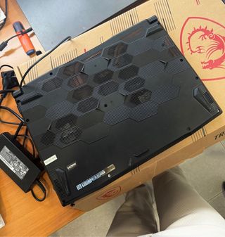 Portátil MSI Katana GF66 11UC-045XES Intel Core i7