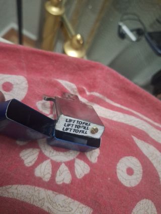 2 Mecheros Zippo 1blanco 1azul Silvia grabado