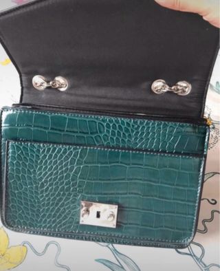 Bolso verde Stradivarius efecto piel