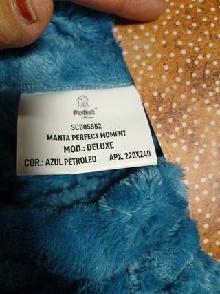 Coperta leggera in pile morbido. con pelle di pecora