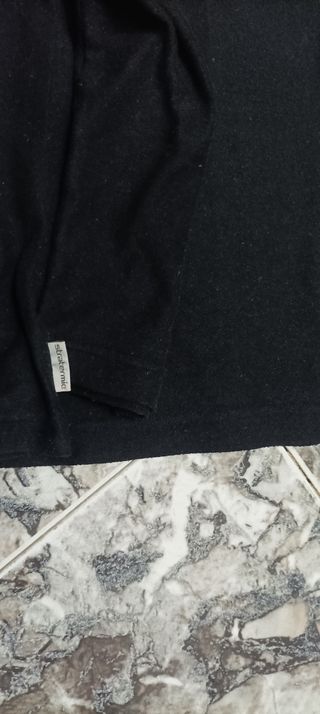 Conjunto 2 jérseis Quechua Azul y Negra. Talla S
