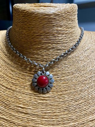 Collar Zamak Margarita Roja Estilo Hippie