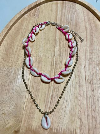 Collar caracolas rosa 