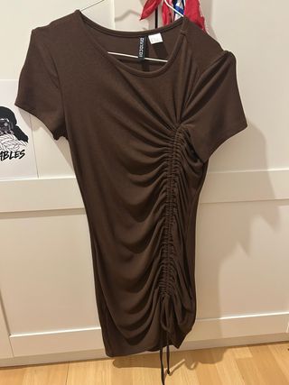 Vestido marrón fruncido Divided Talla XS