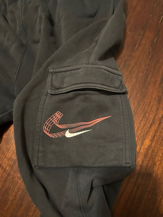 Pantalones Cargo Nike Negros con Logo Multicolor