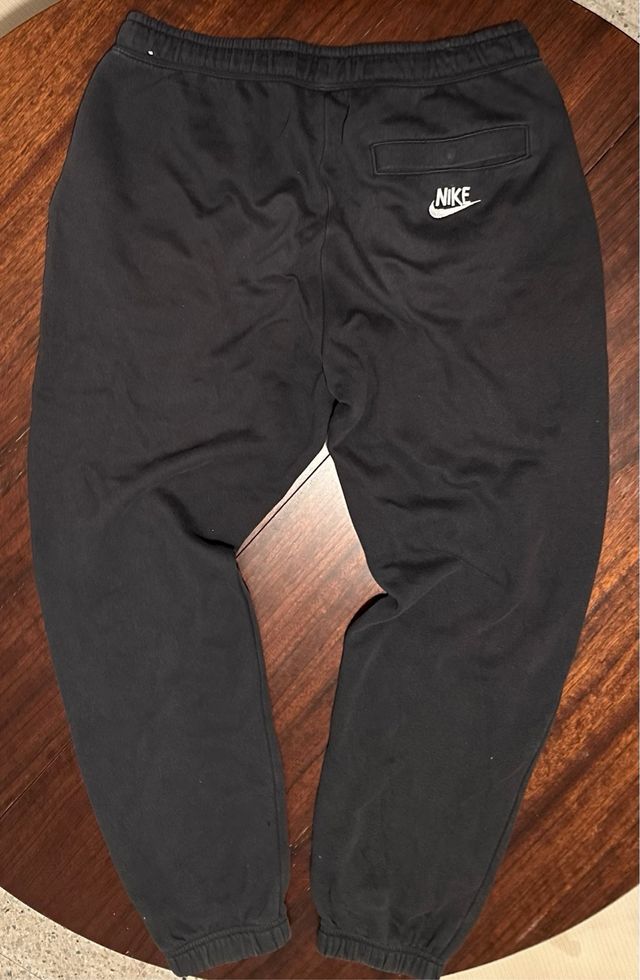 Pantalones Nike negros con cordón