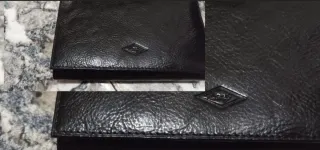Cartera de piel negra
