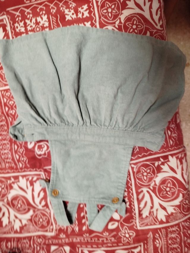 Ropa bebé peto de pana 3-6 meses.