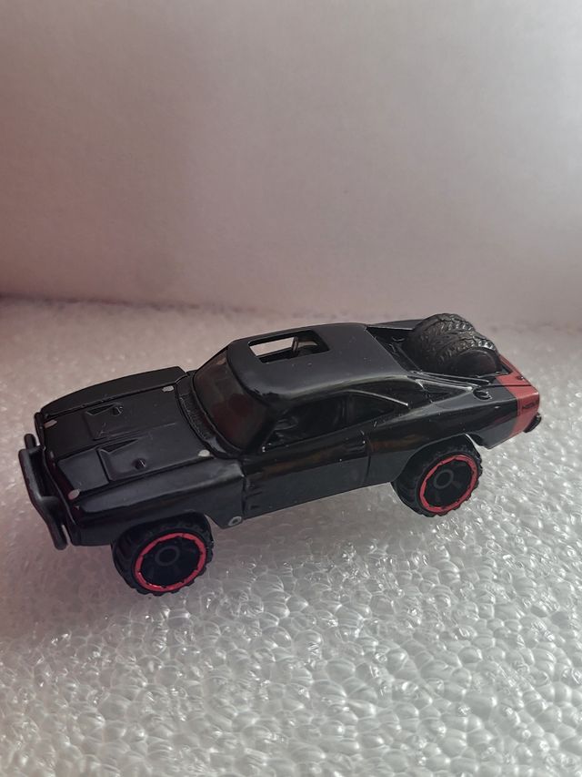 Hotwheels Dodge Charger Rápido y Furioso
