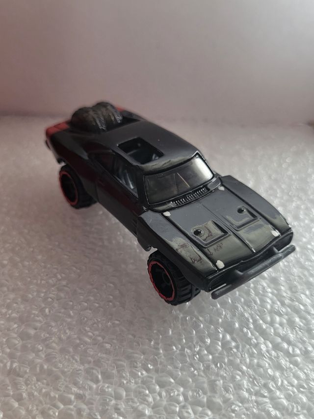 Hotwheels Dodge Charger Rápido y Furioso