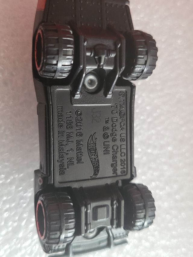 Hotwheels Dodge Charger Rápido y Furioso