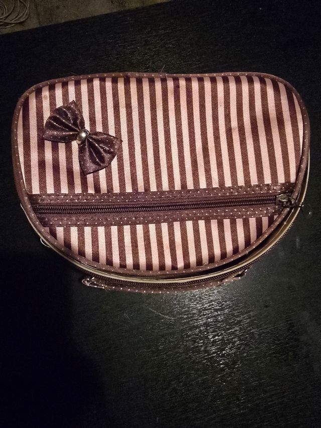 Neceser de rayas con lazo