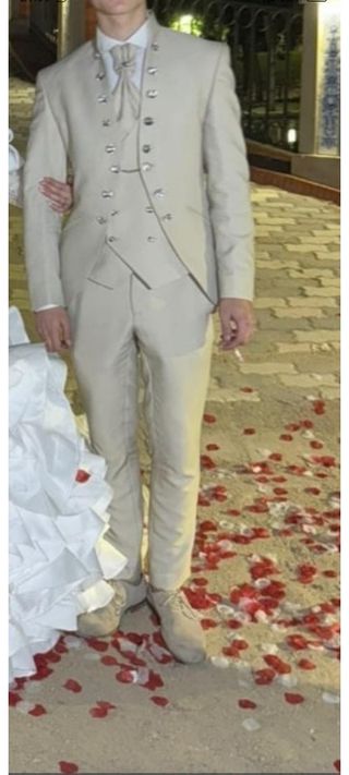 Traje de hombre beige