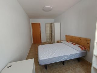 Habitación premium de 14m2 con  aire y cama  135cm