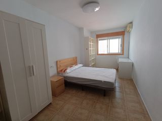 Habitación premium de 14m2 con  aire y cama  135cm