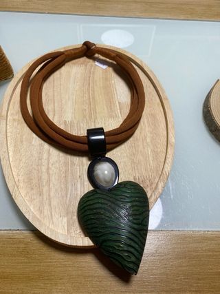 Collar Corazón Madera Maxi Marrón y Verde