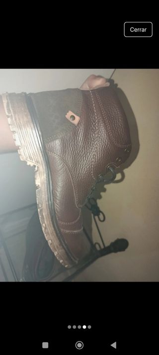 Botas de cuero marrones