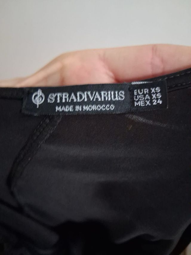 Vestido drapeado preto manga comprida