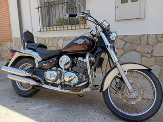 Moto Daelim con embrague roto ,arranca perfecta
