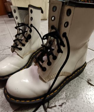Botas Dr. Martens Blancas Talla 37
