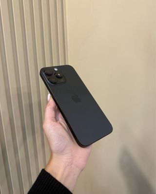 iPhone gris espacial 256  pro Max
