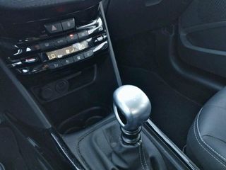 Peugeot 2008 1.2 PureTech 96KW (130CV) Allure