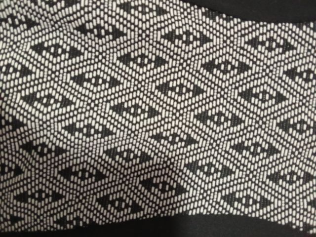 Vestido entallado con estampado geométrico