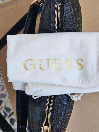 Bolso Guess Negro Dorado