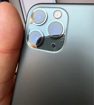 iPHONE 11 PRO MAX