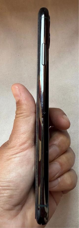 iPHONE 11 PRO MAX