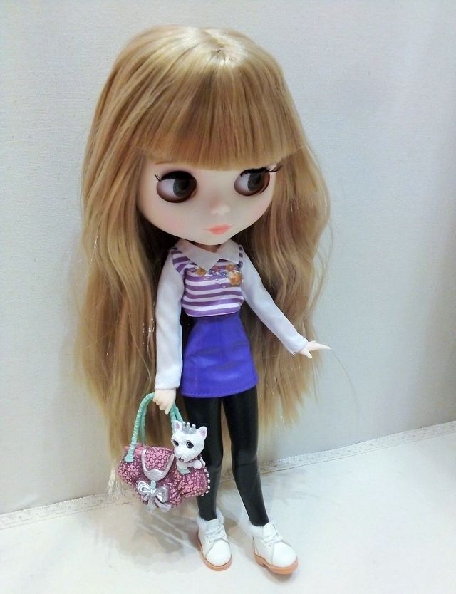 MUÑECA TIPO BLYTHE CON CUERPO ARTICULADO&CARA MATE
