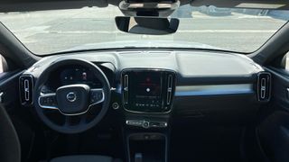 VOLVO VOLVO XC40 todoterreno 2.0 B3 MHEV CORE DCT 5P