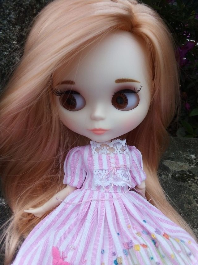 MUÑECA TIPO BLYTHE CON CUERPO ARTICULADO&CARA MATE