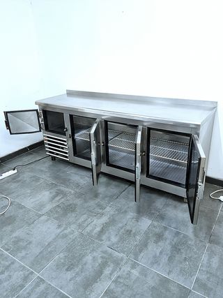 Nevera industrial bajo mostrador 4 puertas 