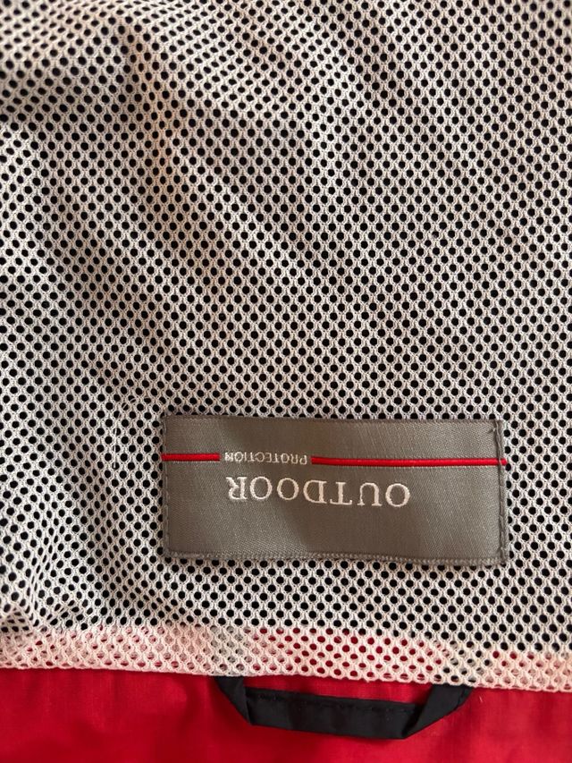 Chaqueta náutica chica negra y roja