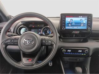 TOYOTA Yaris 5 Puertas GR SPORT 120H Automático (e-CVT)