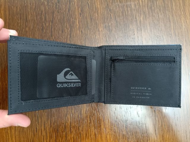 Cartera Quiksilver Negra y Azul NUEVA + ETIQUETA 
