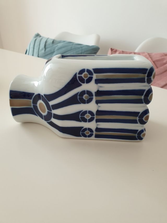 Mano cerámica Sargadelos azul y blanco