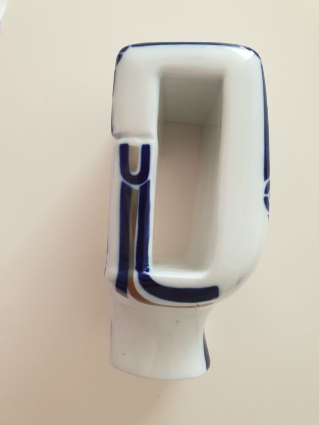 Mano cerámica Sargadelos azul y blanco