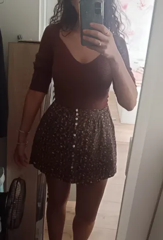 Conjunto jersey fino y falda estampada