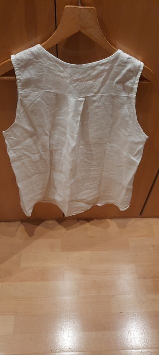Camisa blanca sin mangas