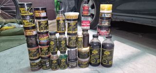 Lote de cebos de pesca variados