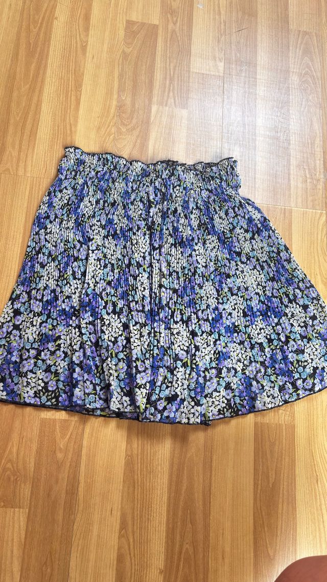 Falda corta Zara lunares talla M y otras faldas