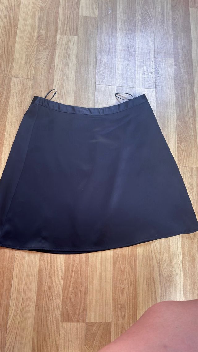 Falda corta Zara lunares talla M y otras faldas